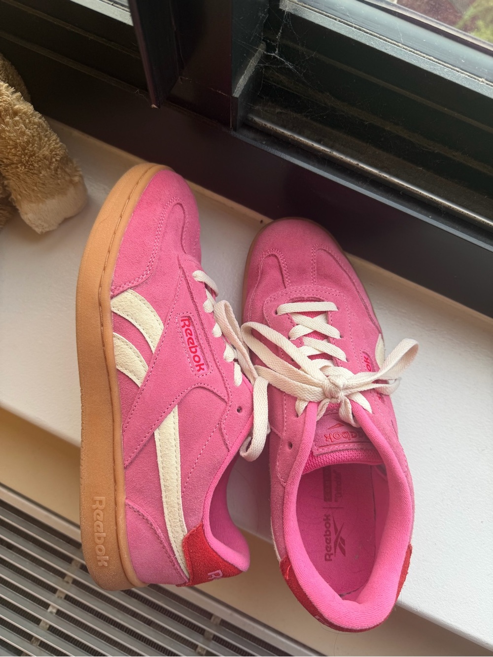 Reebok Pink Suede Low-Top Sneakers Women size 8
